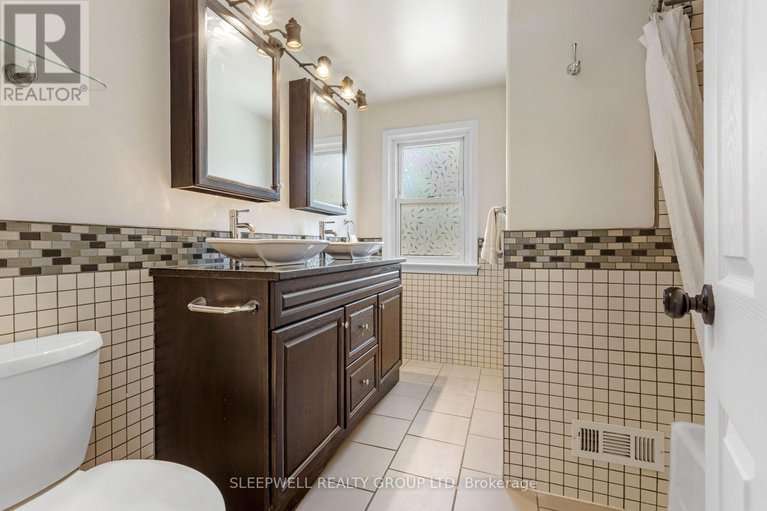 28651207/2209-belair-drive/bel-air-park/ottawa/ontario/K2C0X2_24