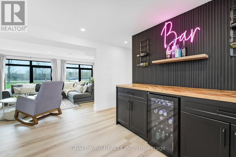 29387879/1671-county-rd-43-road/north-grenville-twp-kemptville-south/north-grenville/ontario/K0G1G0_12