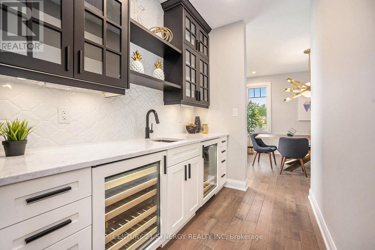 28440875/114-chandelle-private/carp/ottawa/ontario/K0A1L0_9