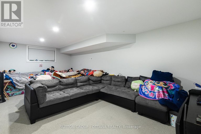 29090103/214-big-dipper-street/riverside-southgloucester-glen/ottawa/ontario/K4M0K5_42