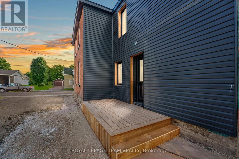 28643288/47-bonnechere-street-n/renfrew/renfrew/ontario/K7V1Y8_22