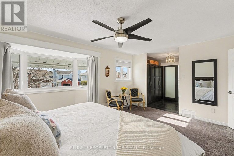 29450647/53-filion-crescent/bridlewood/ottawa/ontario/K2M1V5_14