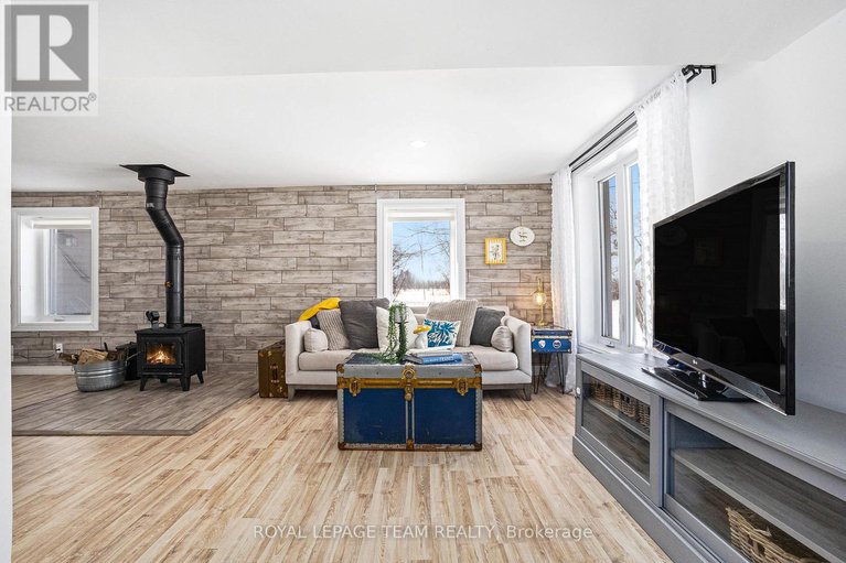 28547136/13034-boyne-road/north-dundas-winchester-twp/north-dundas/ontario/K0C1H0_13