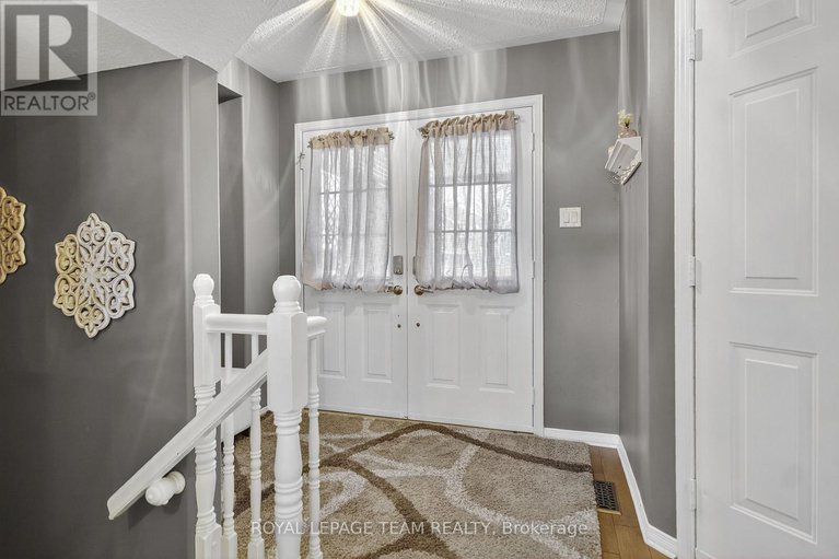 29115159/7-newcastle-avenue/morgans-grantsouth-march/ottawa/ontario/K2K2R2_4