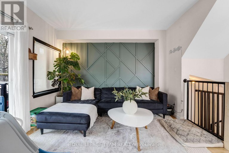 29249713/26-799-montreal-road-e/cfb-rockcliffe-and-area/ottawa/ontario/K1K0S9_15