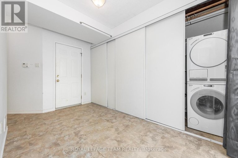 28579024/40-manhattan-crescent-s/central-park/ottawa/ontario/K2C4B5_15
