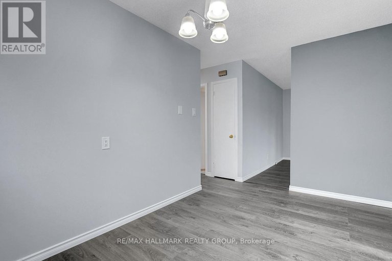 29528376/71-morton-drive/glencairnhazeldean/ottawa/ontario/K2L1W9_12