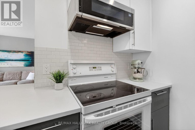 29379154/12-black-forest-lane/arbeatha-park/ottawa/ontario/K2H5C8_24