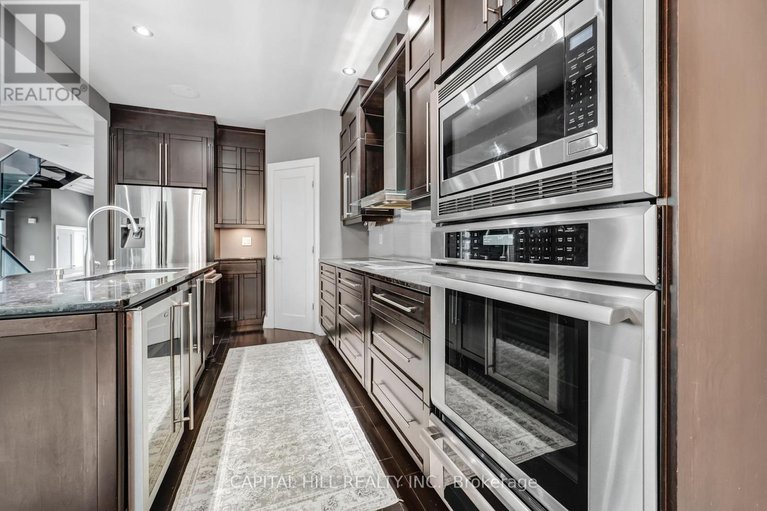 28598588/71-eleanor-drive/city-viewskylinefisher-heightsparkwood-hills/ottawa/ontario/K2E6A1_24