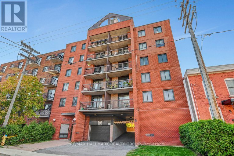 28859548/504-222-guigues-avenue/lower-townbyward-market/ottawa/ontario/K1N5J2_1