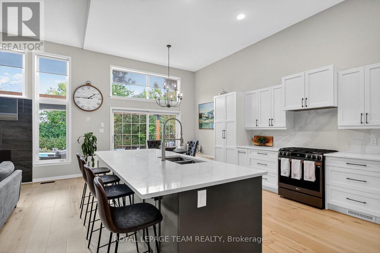 29219496/128-chenoa-way/stonebridge/ottawa/ontario/K2J0M2_20