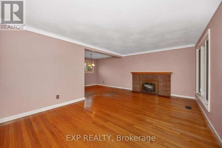 29071775/2393-sheldon-avenue/queensway-terrace-southridgeview/ottawa/ontario/K2C1K4_5