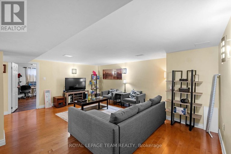 29669851/1986-fairbanks-avenue/alta-vistafaircrest-heights/ottawa/ontario/K1H5Y6_34