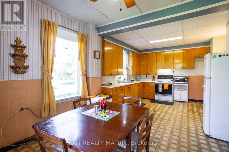 28439324/74-craig-street/village-of-russell/russell/ontario/K4R1A2_15