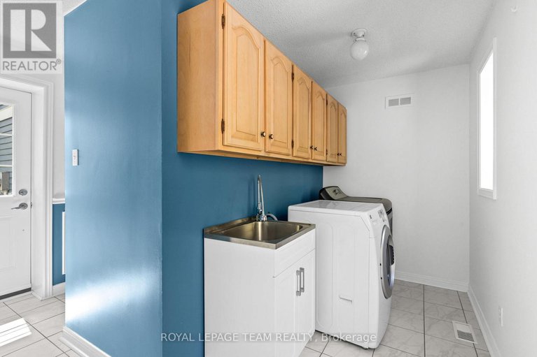 28339278/5517-cedar-drive/manotick-east-to-manotick-station/ottawa/ontario/K4M1B4_21