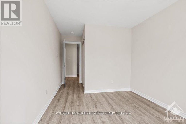 29422755/78-ballinora-lane/stittsville-north/ottawa/ontario/K2S2Z6_25
