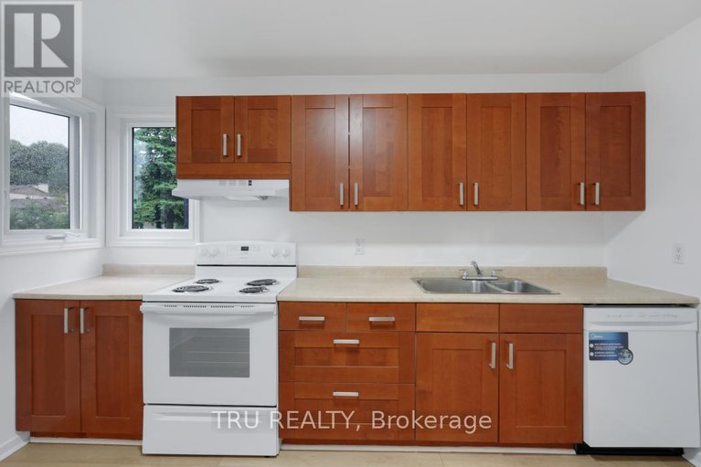 28561491/60-98-mcclintock-way-way/katimavik/ottawa/ontario/K2L2A4_9
