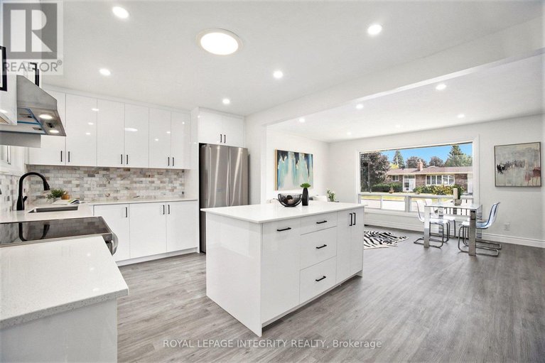 28901949/33-majestic-drive/manordale/ottawa/ontario/K2G1C6_11