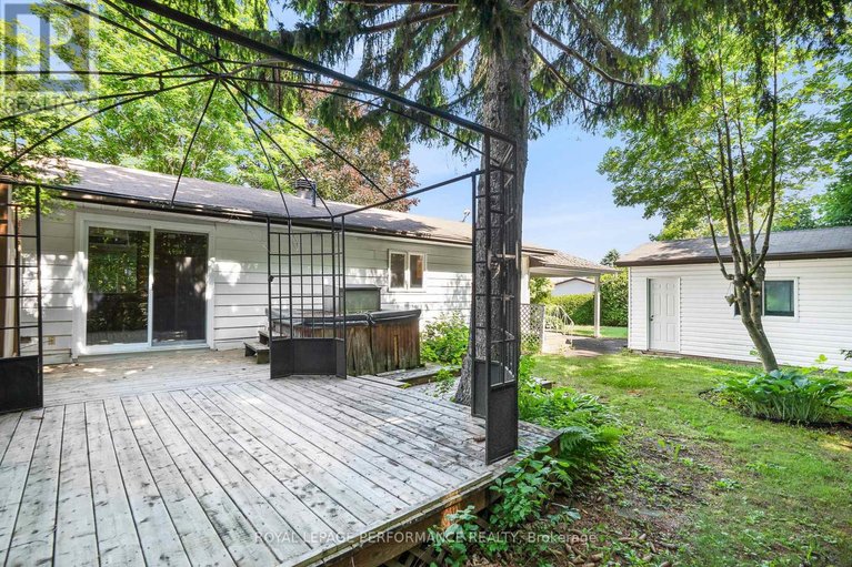 29633490/69-home-avenue/vankleek-hill/champlain/ontario/K0B1R0_23