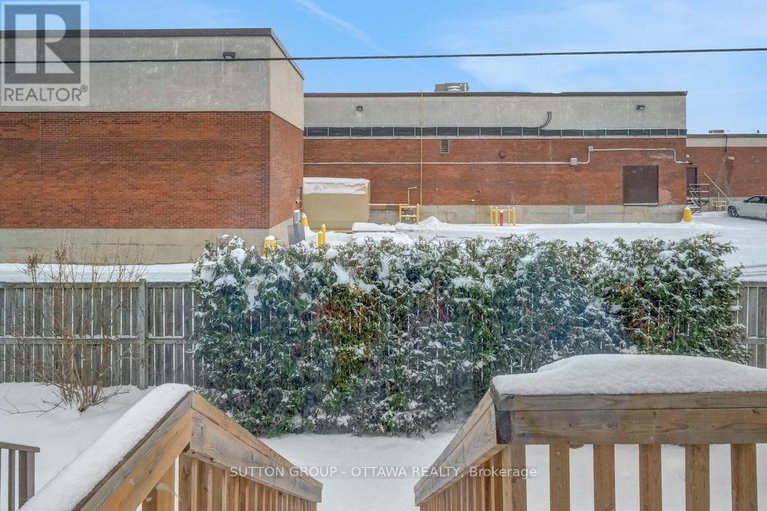 29229488/17-glenhaven-private/brookfield-gardens/ottawa/ontario/K1V2B2_29