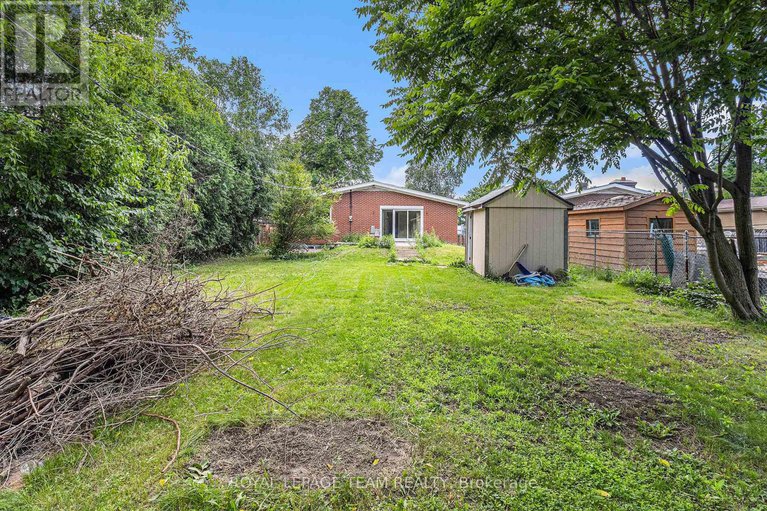 28892942/1285-fellows-road/parkway-park/ottawa/ontario/K2C2V8_27