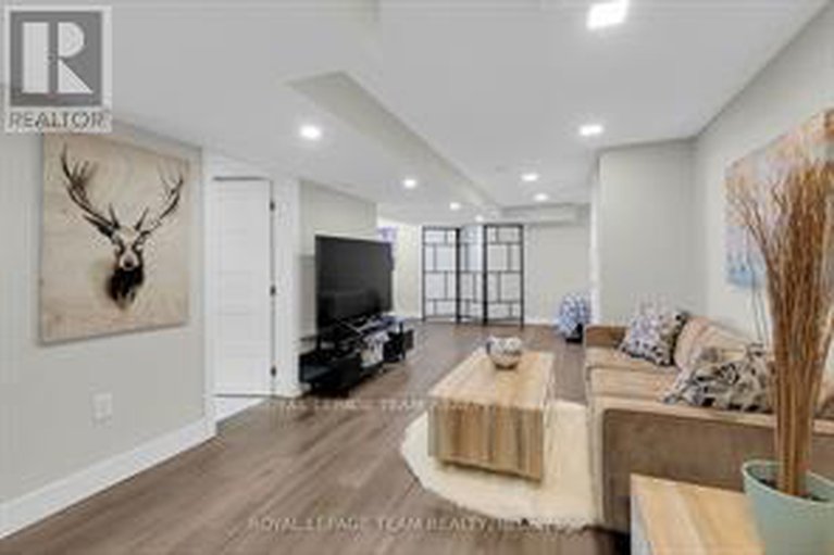 28591495/1107-normandy-crescent/borden-farmstewart-farmcarleton-heightsparkwood-hills/ottawa/ontario/K2E5A3_32