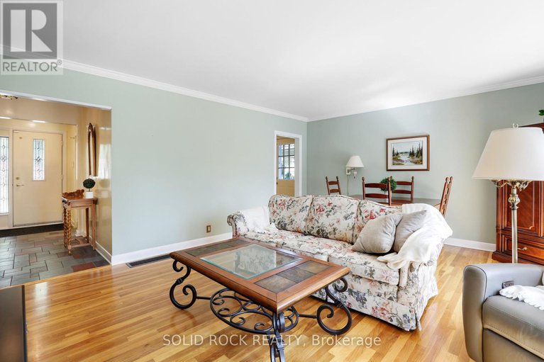 28861581/632-chadburn-avenue/riverview-park/ottawa/ontario/K1G0Y7_13