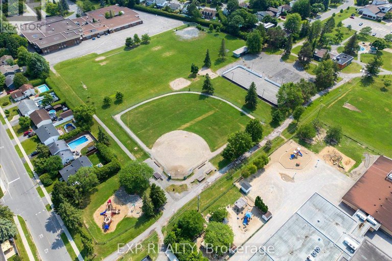 28574220/2209-fillmore-crescent/beacon-hill-north/ottawa/ontario/K1J6A1_33
