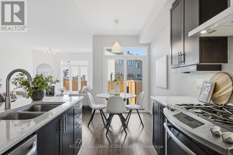 29642733/636-tennant-way/riverside-southgloucester-glen/ottawa/ontario/K4M0C7_10