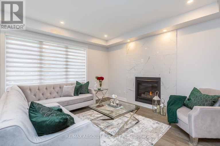 29563343/1019-apolune-street/half-moon-bay/ottawa/ontario/K2J6N8_11