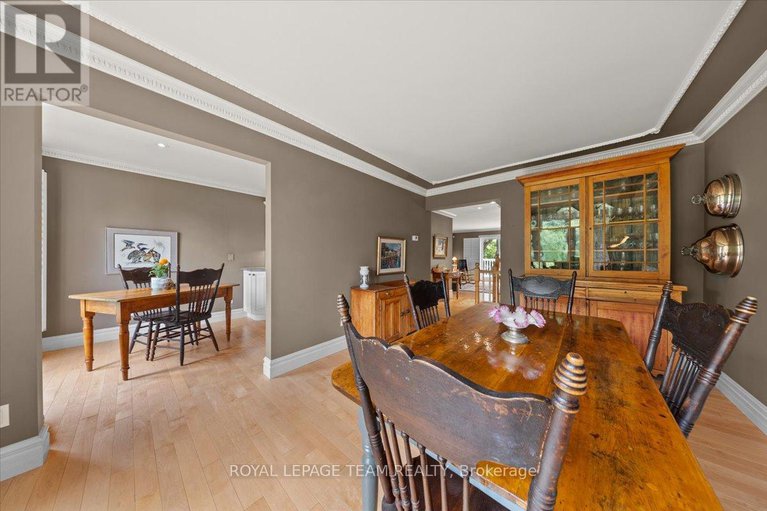 28557044/14-27-forsyth-lane/crystal-beach/ottawa/ontario/K2H9H2_12