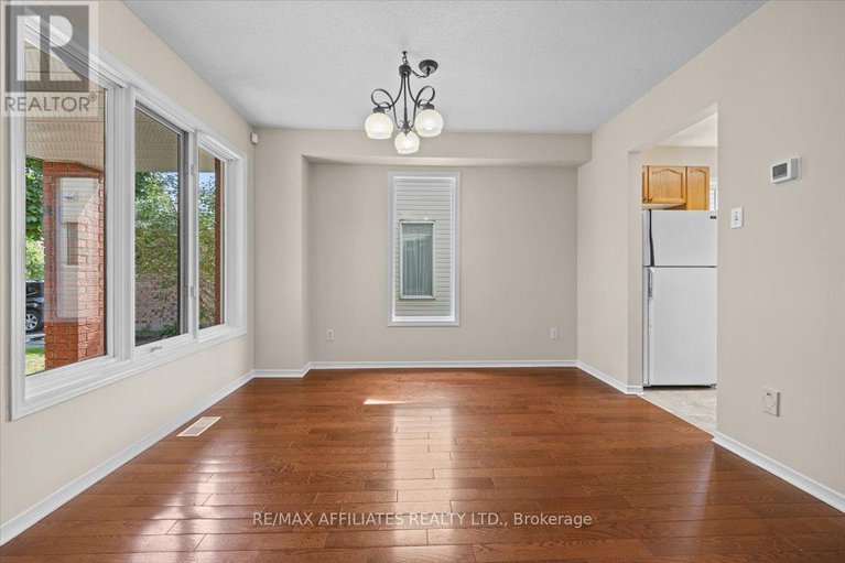 28647317/1510-duplante-avenue/fallingbrookpineridge/ottawa/ontario/K4A3Y8_5