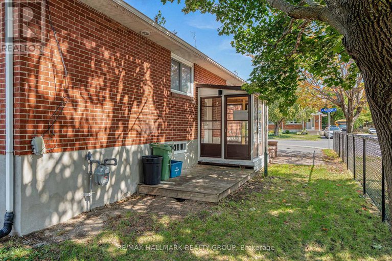 28828000/756-cummings-avenue/castle-heightsrideau-high/ottawa/ontario/K1K2L1_24