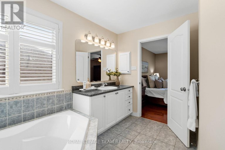 28577320/7-ash-valley-avenue/barrhaven-east/ottawa/ontario/K2G6V3_27
