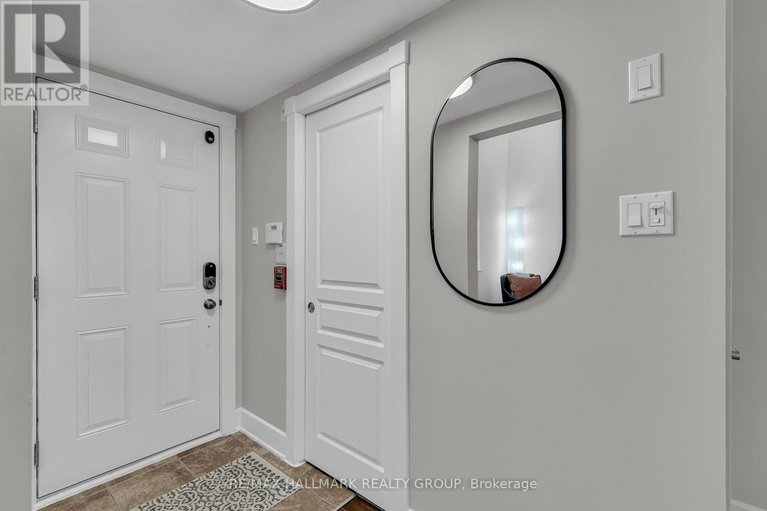 28335496/b301-124-guigues-avenue/lower-townbyward-market/ottawa/ontario/K1N5H7_6