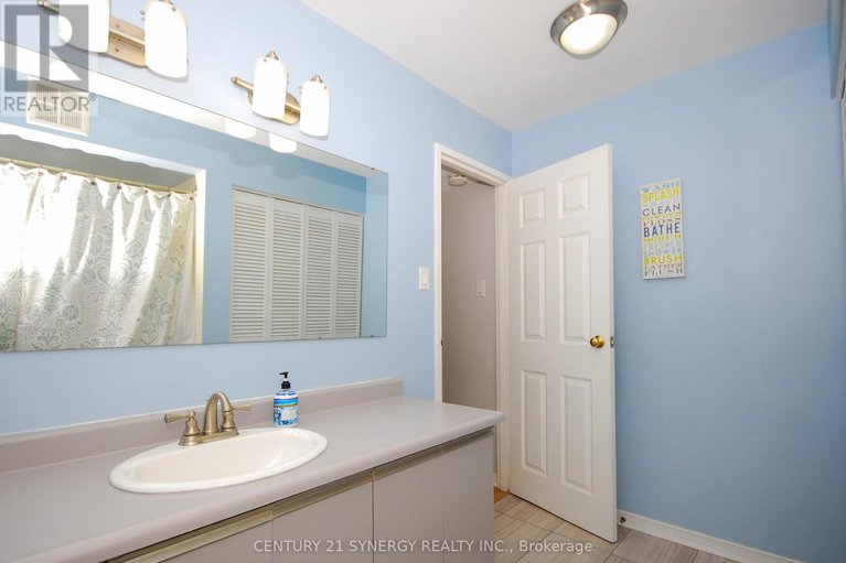 29046906/309-199-kent-street/ottawa-centre/ottawa/ontario/K2P2K8_24