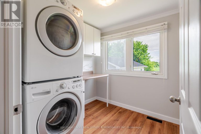 28596144/5616-akins-road-nw/btwn-franktown-rd-fallowfield-rd/ottawa/ontario/K2S1B8_13