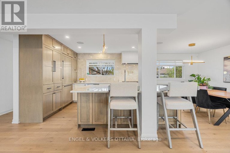28298907/953-fairlawn-avenue/mckellar-heightsglabar-park/ottawa/ontario/K2A3S7_11