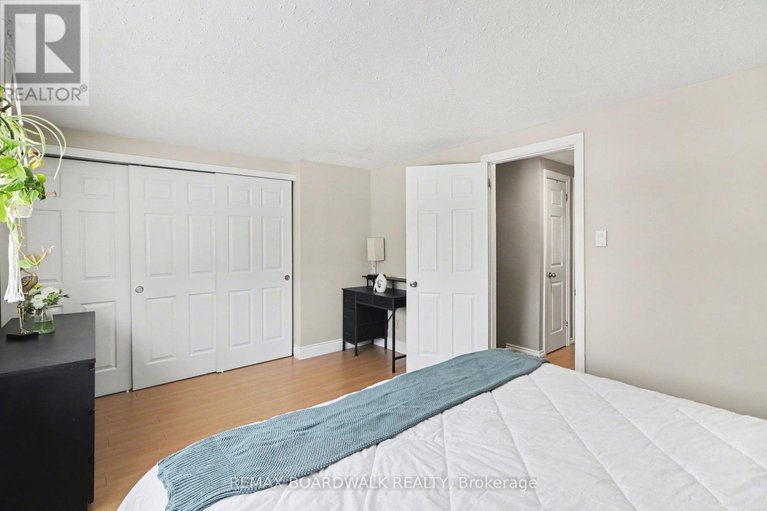 29433243/3-443-canotia-place/fallingbrookpineridge/ottawa/ontario/K4A2K1_18