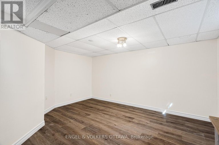 28917189/933-greenbriar-avenue/carleton-heights/ottawa/ontario/K2C0J8_30