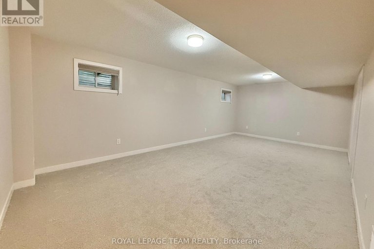 29028523/303-canadensis-lane/half-moon-bay/ottawa/ontario/K2J6X8_13