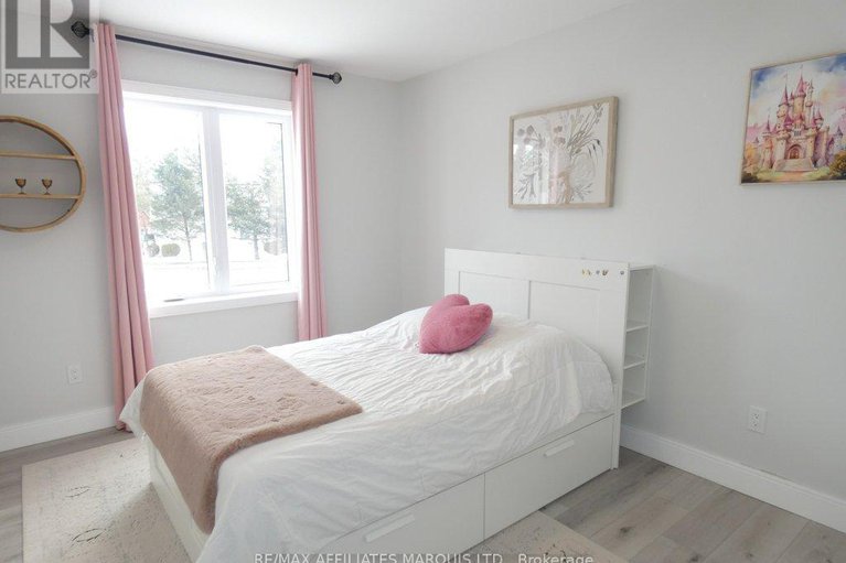 29444541/6769-st-polycarp-street/moose-creek/north-stormont/ontario/K0C1W0_23