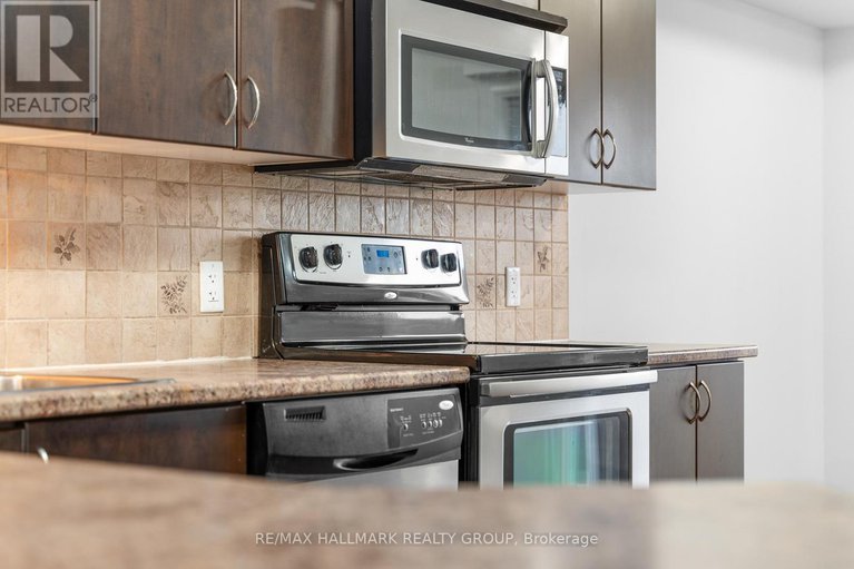 28971566/736b-chapman-mills-drive/strandherd/ottawa/ontario/K2J3V2_21