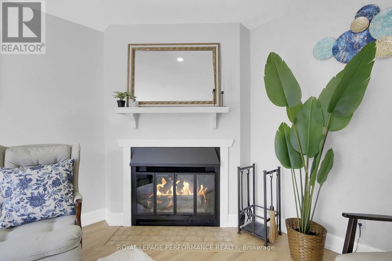 29638875/110-1770-cabaret-lane/fallingbrookpineridge/ottawa/ontario/K4A2G1_11