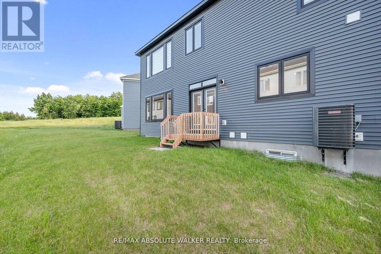 29684346/440-appalachian-circle/half-moon-bay/ottawa/ontario/K2J6X4_36