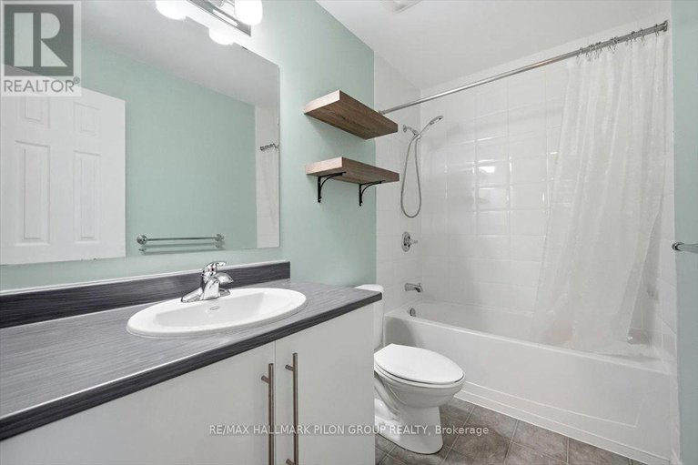 29233592/748-morningstar-way/mer-bleuebradley-estatesanderson-park/ottawa/ontario/K1W0G6_19