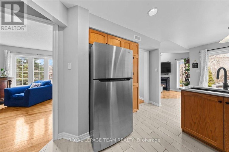 29626575/79-saddlesmith-circle/emerald-meadowstrailwest/ottawa/ontario/K2M2Y5_15