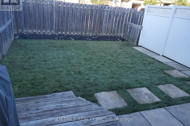 29483719/112-whispering-winds-street/mer-bleuebradley-estatesanderson-park/ottawa/ontario/K1W0B7_28