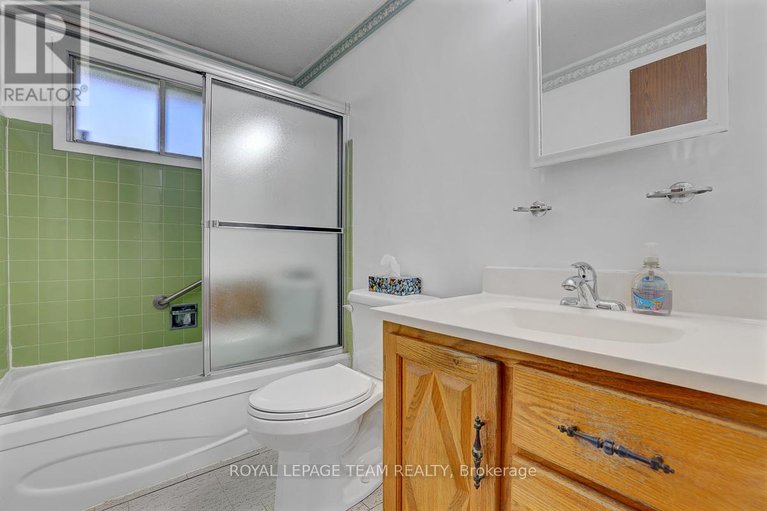 29655714/5523-mitch-owens-road/manotick-south-to-roger-stevens/ottawa/ontario/K1X1C2_23