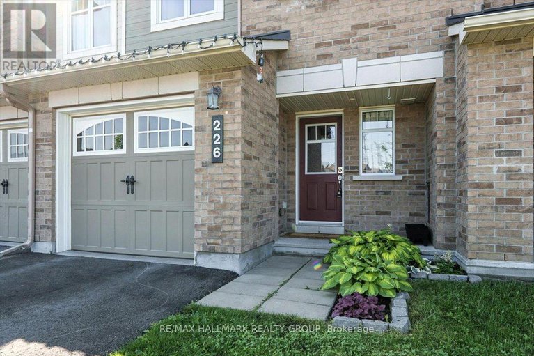 28627061/226-gerry-lalonde-drive/avalon-west/ottawa/ontario/K4A0W6_2